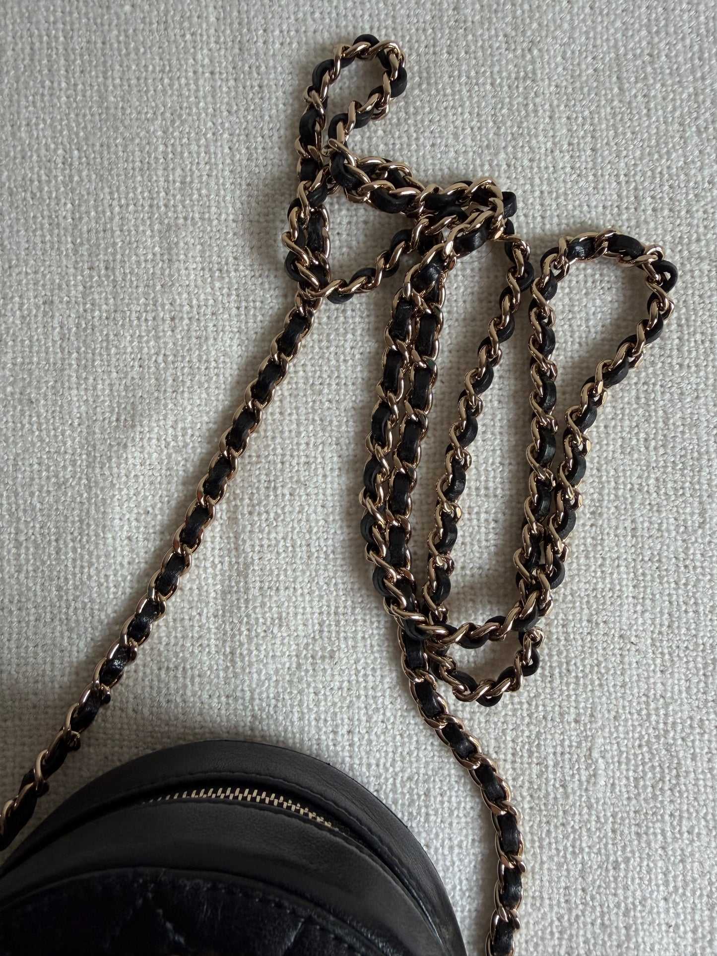 Chanel Quilted Lambskin CC Round Clutch With Chain