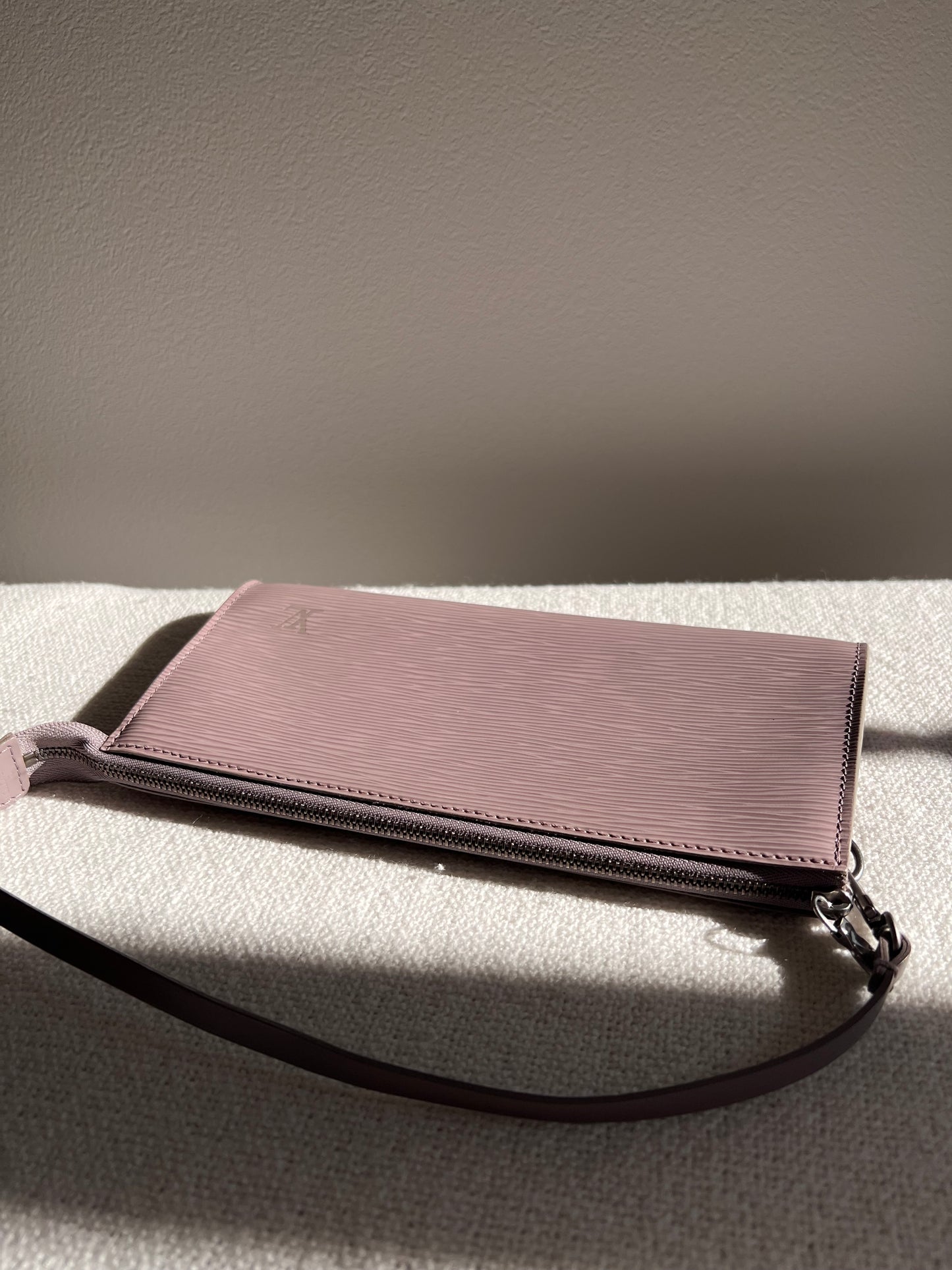 LOUIS VUITTON Epi Pochette Accessoires Shoulder Bag