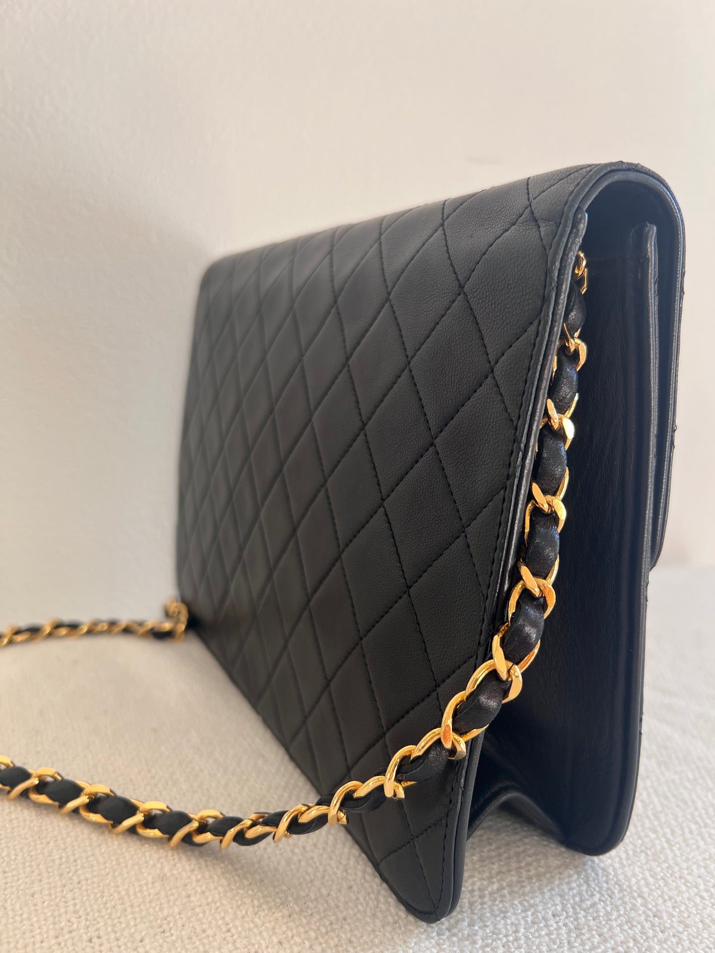CHANEL Matelasse Chain Shoulder Bag