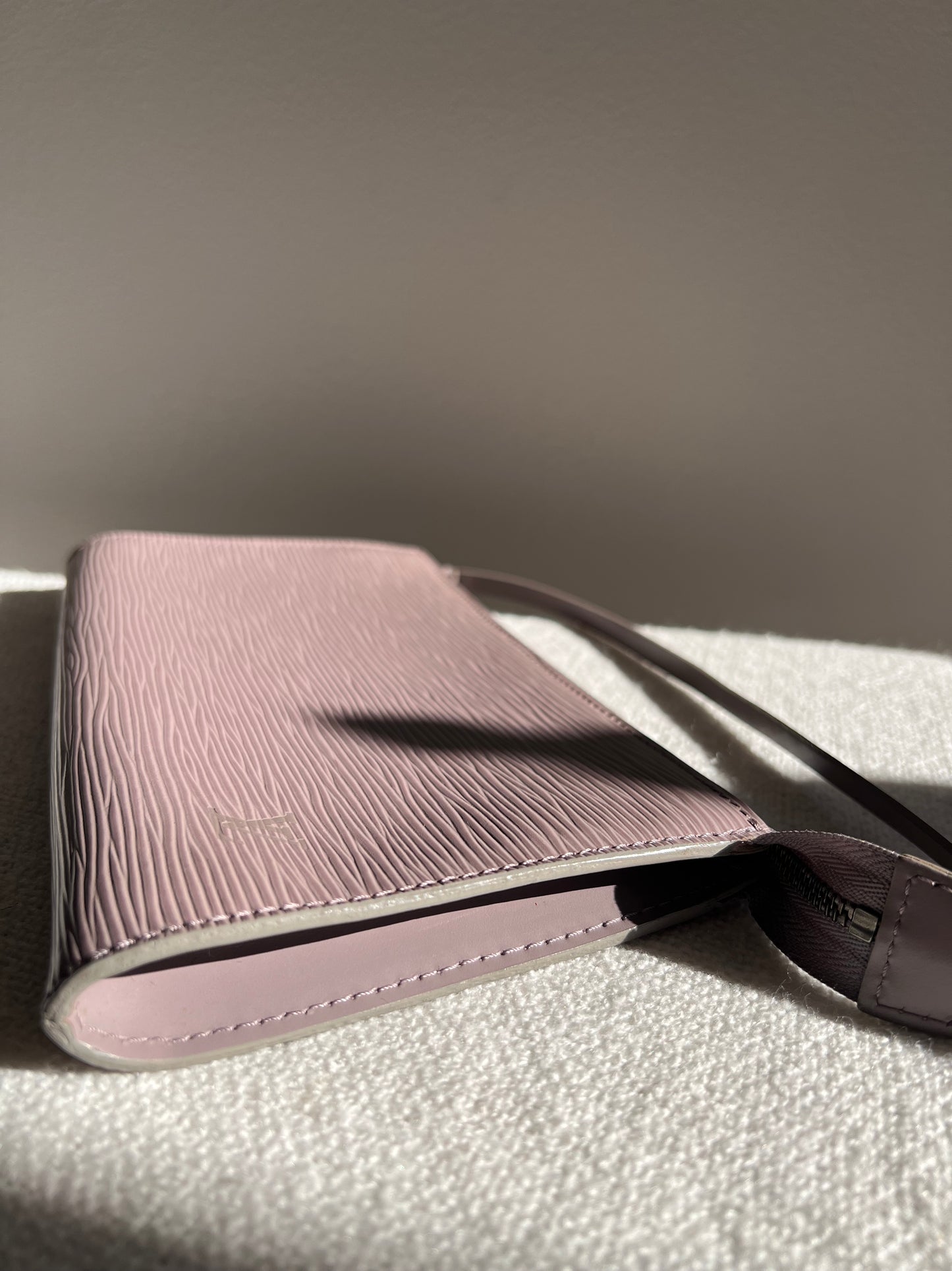 LOUIS VUITTON Epi Pochette Accessoires Shoulder Bag