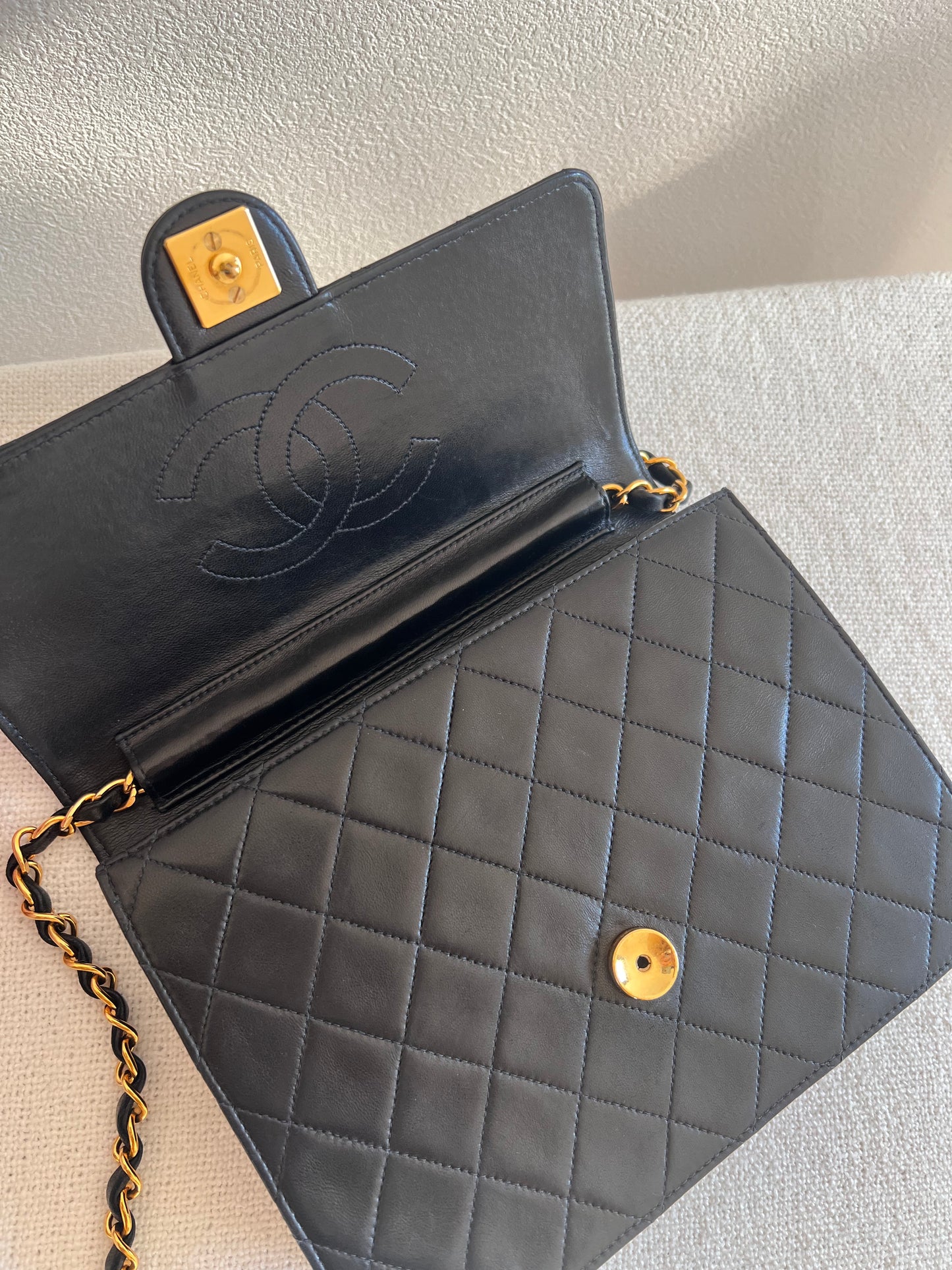 CHANEL Matelasse Chain Shoulder Bag