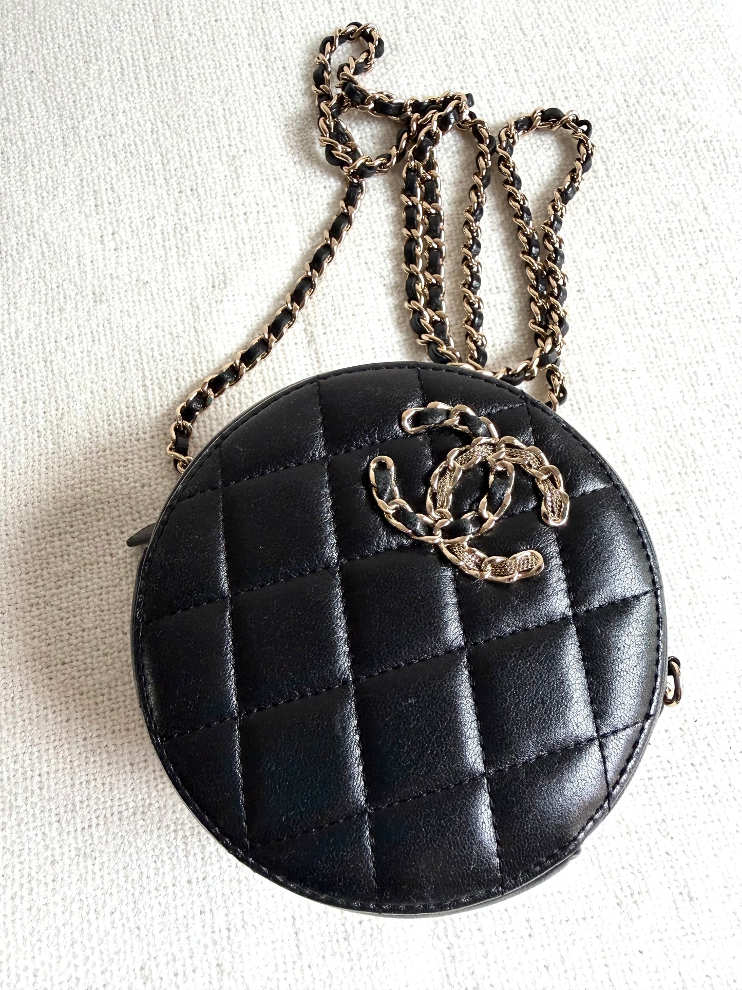 Chanel Quilted Lambskin CC Round Clutch With Chain