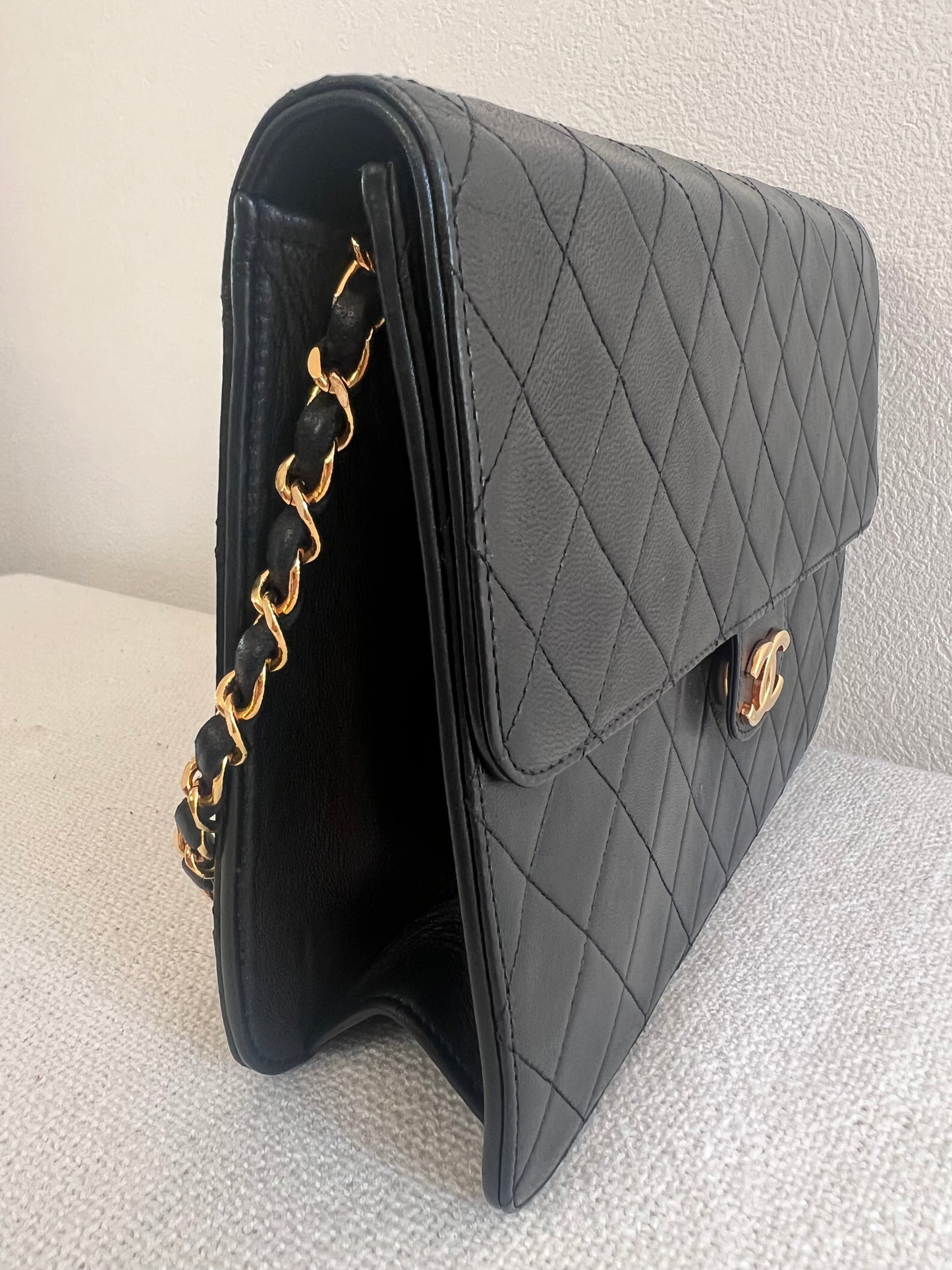 CHANEL Matelasse Chain Shoulder Bag