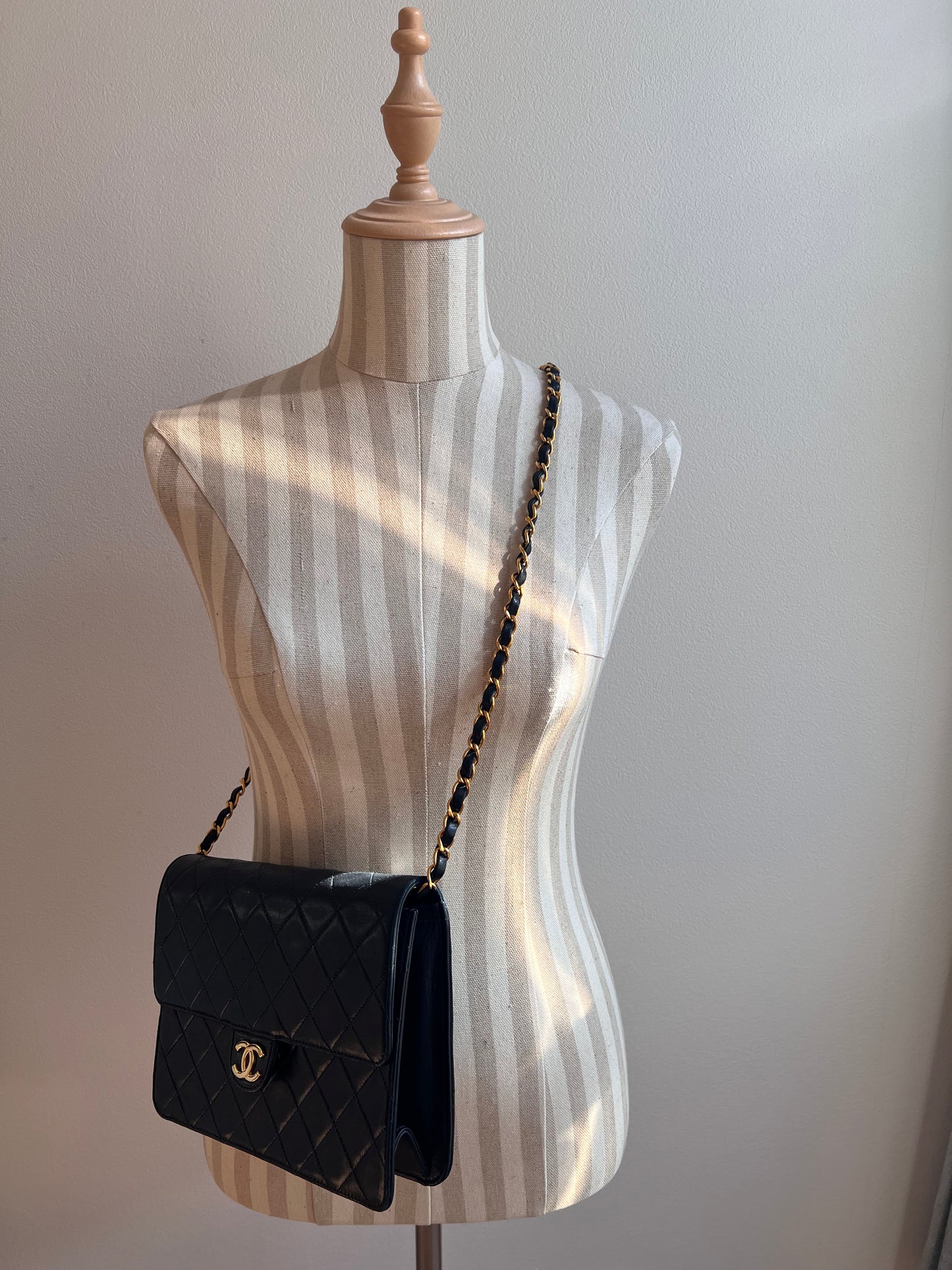 CHANEL Matelasse Chain Shoulder Bag